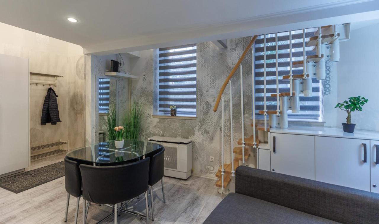 Sleek Minimalist Studio At Inner City Budapeste Exterior foto